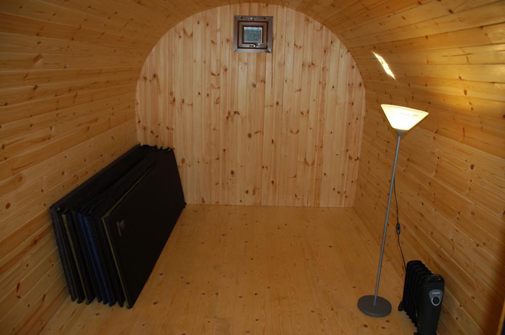 Camping Pod Heaven Brackla Exterior foto